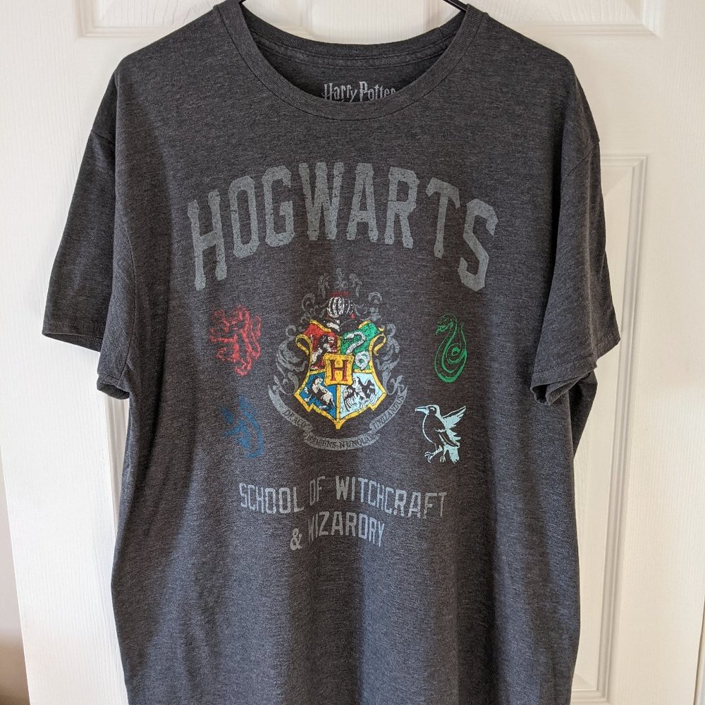 Harry Potter Hogwarts School of Witchcraft & Wizardry Mens Dark Gray XL …